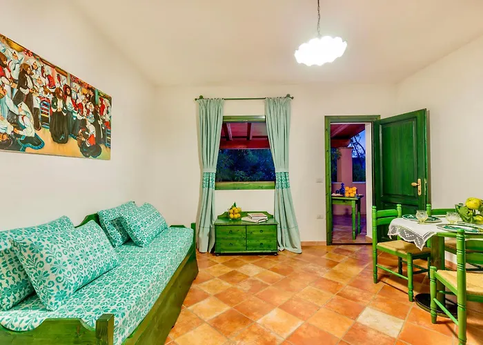 Isa - With Swimming-pool In Sos Alinos Apart Otel